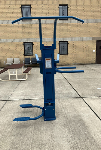 titan multigym in prison yard
